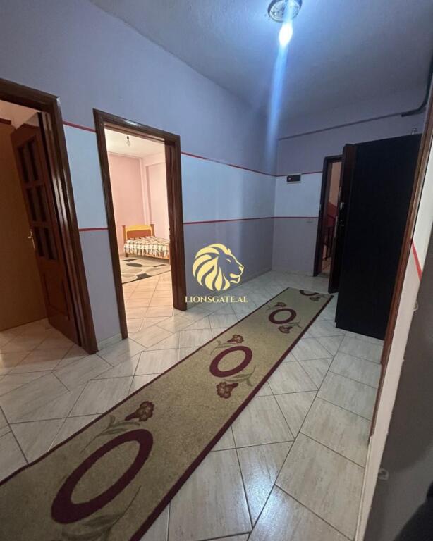 🏢 APARTAMENT ME QIRA – PRANË QSUT
