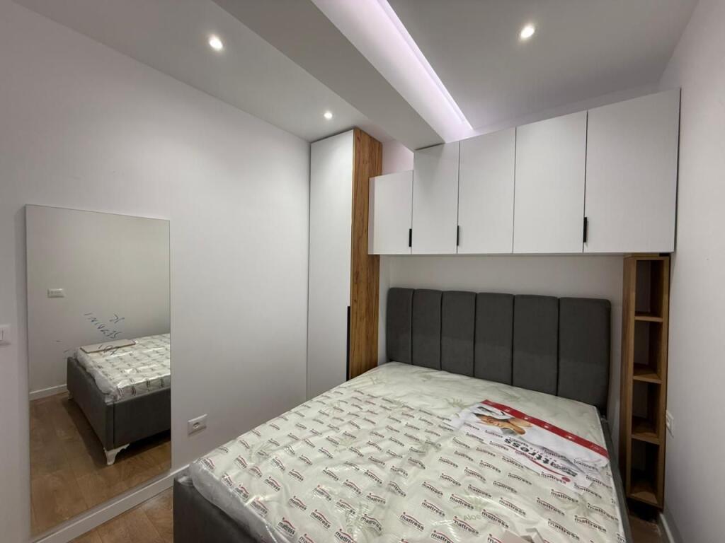 Apartament 1+1 për Shitje – Komuna e Parisit, Rruga Medar Shtylla.