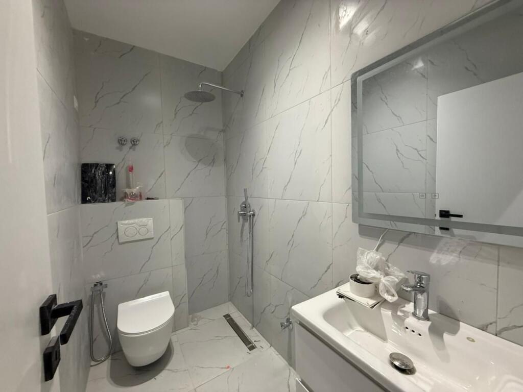 Apartament 1+1 për Shitje – Komuna e Parisit, Rruga Medar Shtylla.