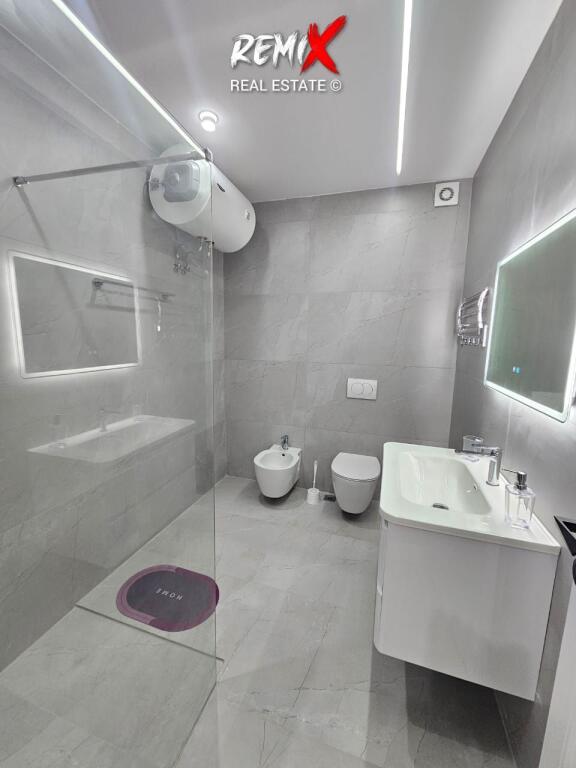 SHITET APARTAMENT 3+1 – ZONA E MARKATËS, DURRËS