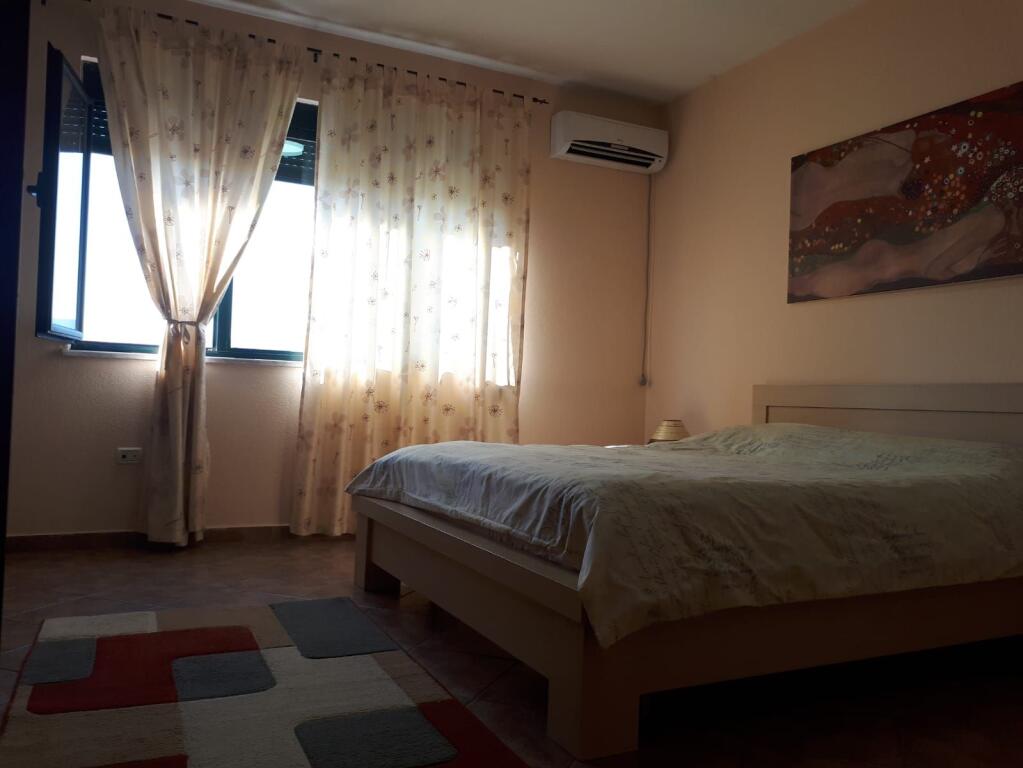 APARTAMENT 1+1 PER QIRA NE BLLOK
