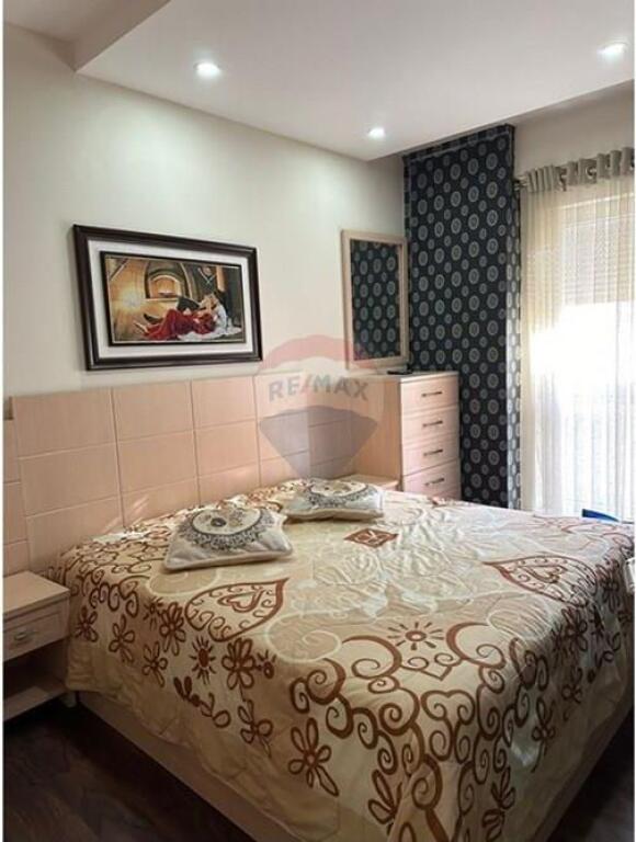 Apartament me Qira – Kompleksi Kontakt, 21 Dhjetori, Tiranë