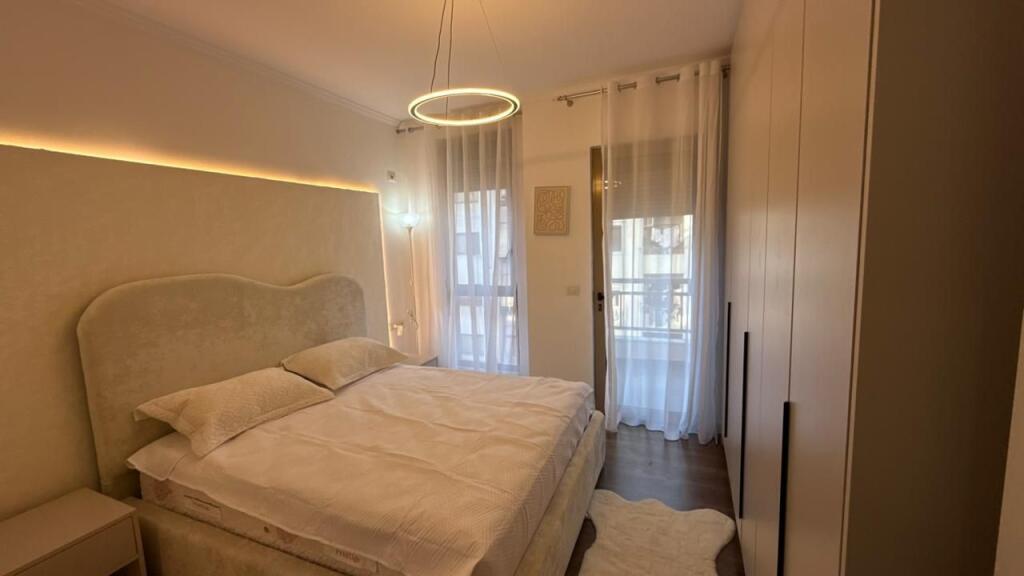 Affittasi appartamento 1+1 a Yzberisht presso Pasticceria Nela 6