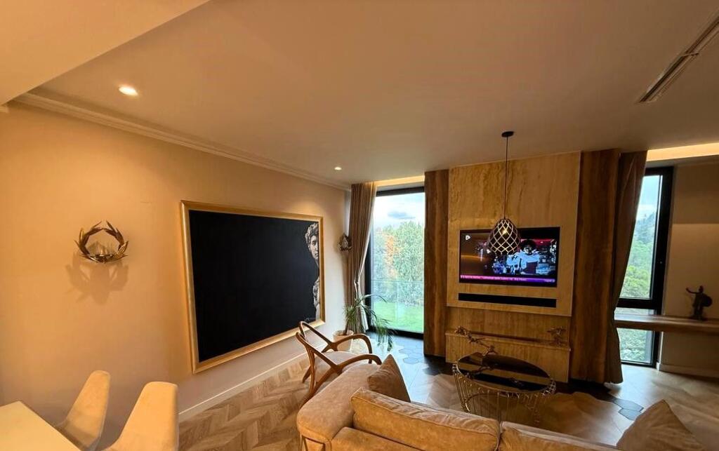 Appartamento di lusso 1+1 + Posto Auto a Park Gate! Via Elbasanit