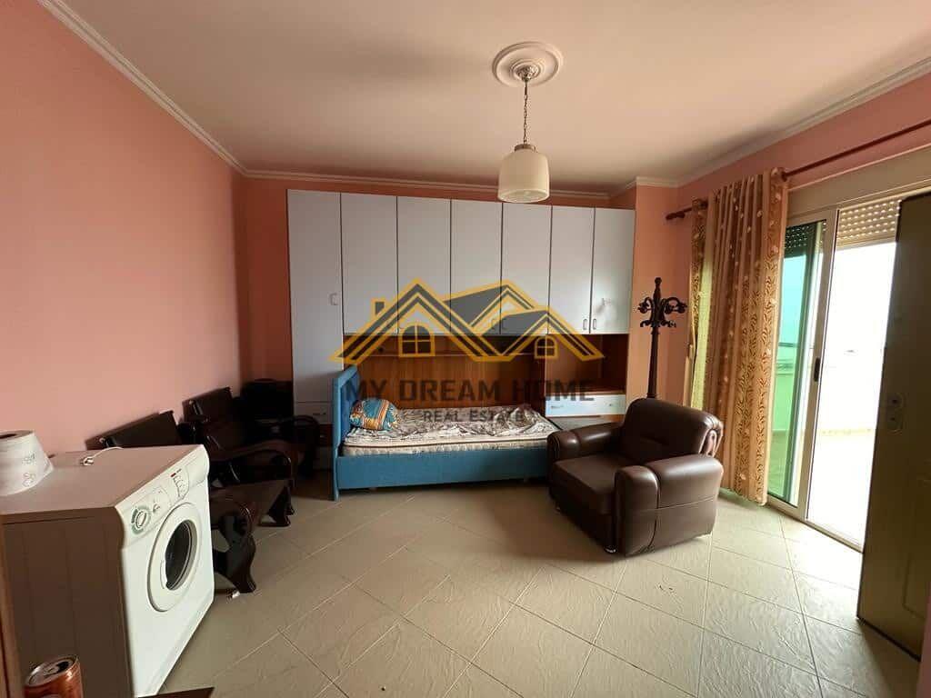 SHITET PAPAFINGO+VERANDE ME PAMJE NGA DETI TEK SHKEMBI I KAVAJES!!