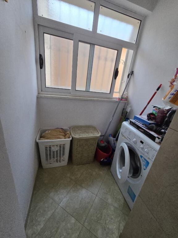 Jepet me qera apartament 1+1 ,Rruga e Teleferikut/Fresk!
