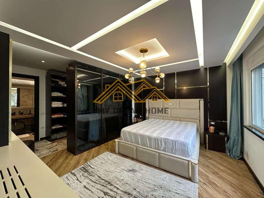 LUXURY APARTAMENT NE SHITJE