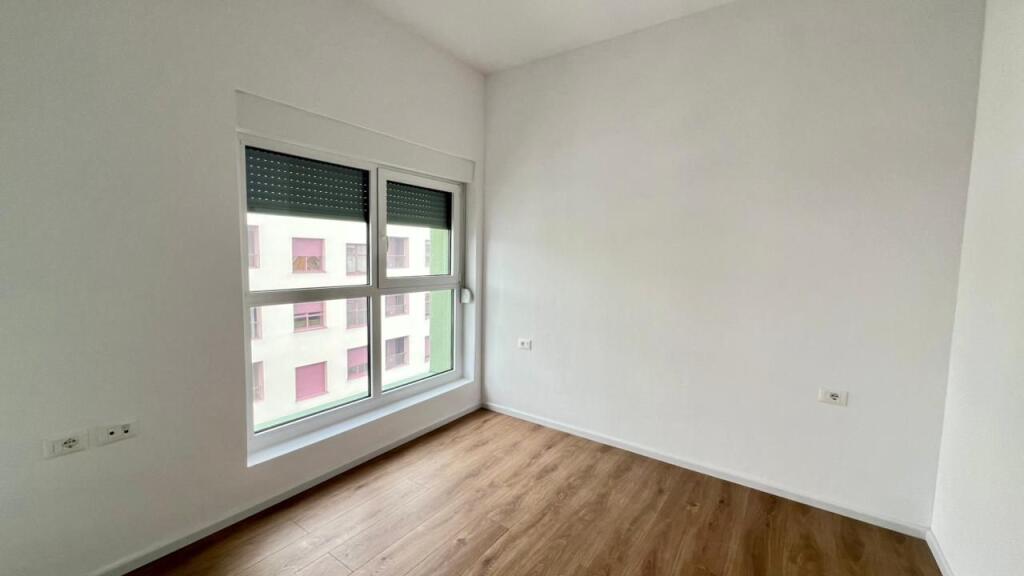 In Affitto: Spazio per Ufficio📍Ali Dem (Residenza Kadiu) - 30.000 Lek - Sup. 60m² - Piano V2025 || 100% Nuovo✨