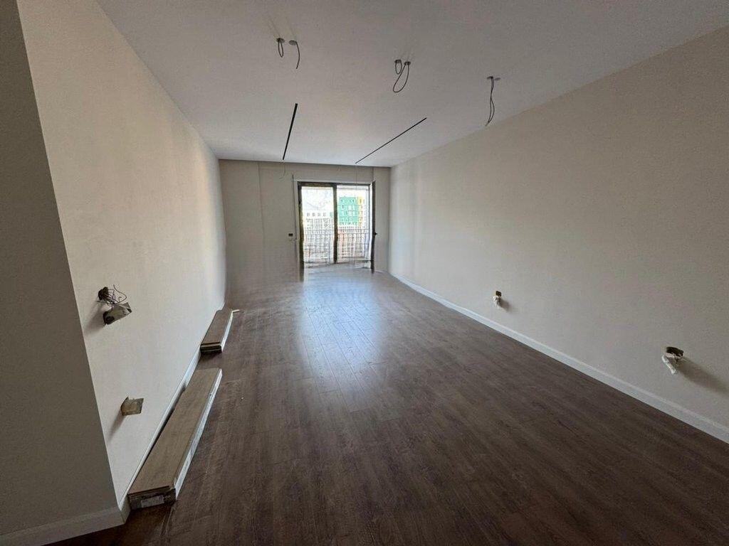 BULEVARDI I RI, SHESIM APARTAMENT 2+1+2 205,000 €