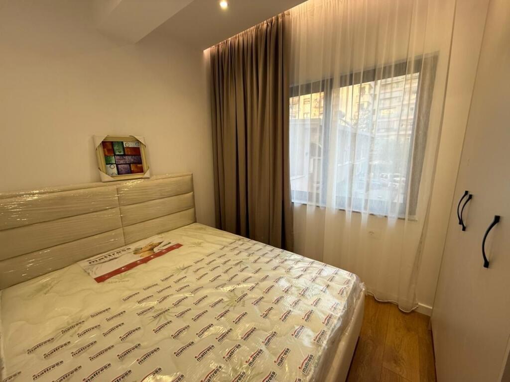 Apartament 1+1 për Shitje – Komuna e Parisit, Rruga Medar Shtylla
