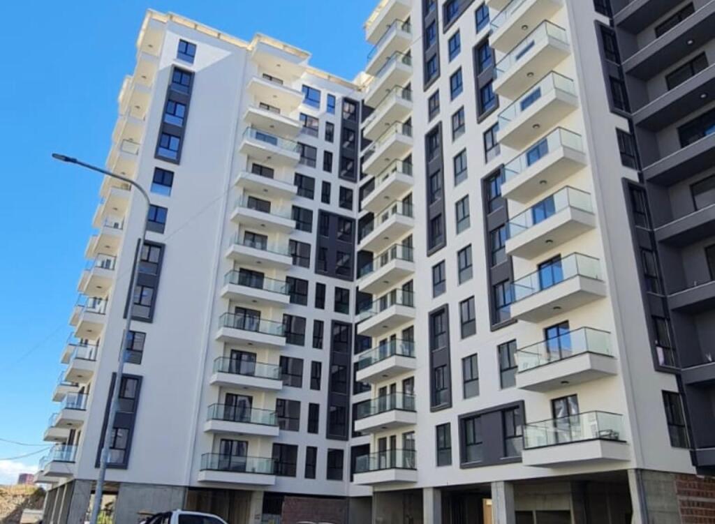 SHITET APARTAMENT 2+1, ISH FUSHA E AVIACIONIT