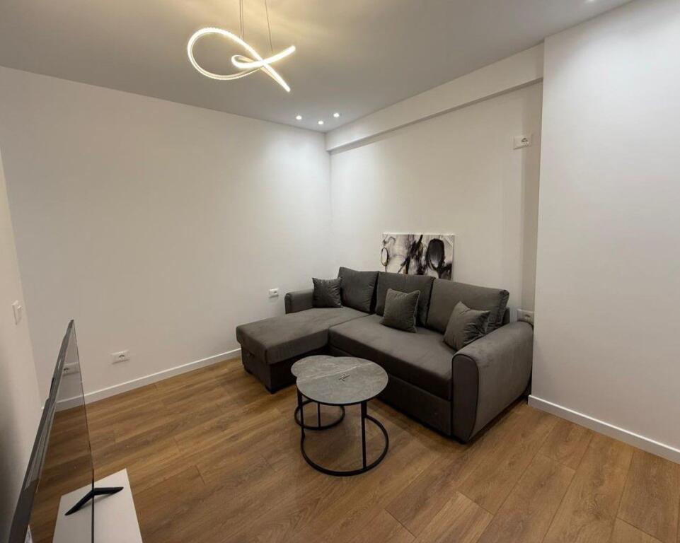 Apartament 1+1 Ne Shitje - Komuna e Parisit