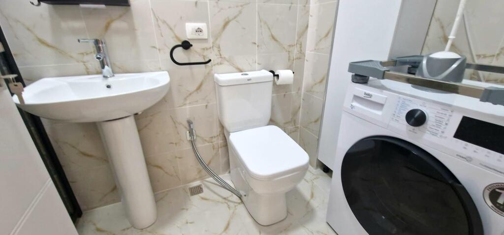 Jepet apartament me qera 1+1