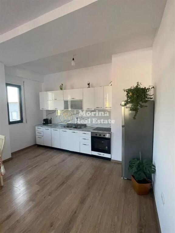 Affitto | Appartamento 2 + 2 | Zona: Xhamllik | 700 €/mese