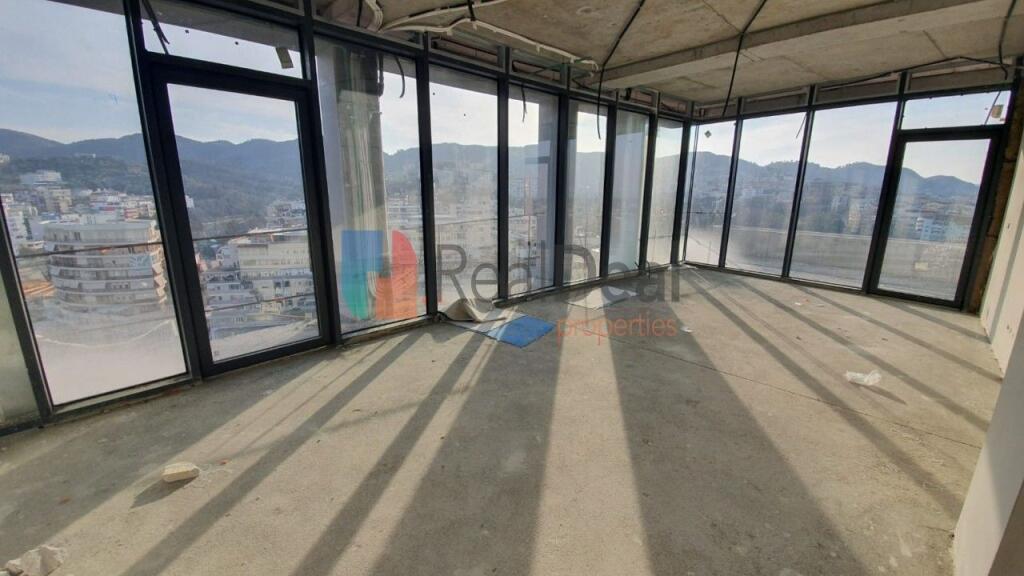 Tek Liqeni Tiranes, Lake View Residence ,Shitet Apartament 2+1, Me Super Pamje Dhe Orientim Perfekt!