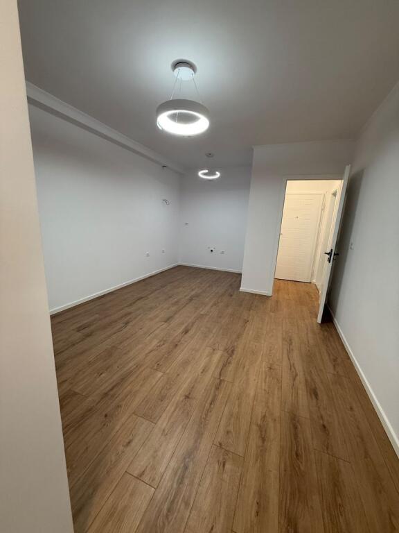 Shitet apartament 1+1 ne Don Bosko Supermaket Viva