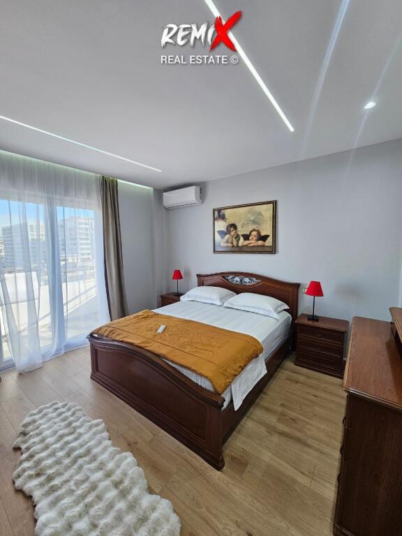 SHITET APARTAMENT 3+1 – ZONA E MARKATËS, DURRËS