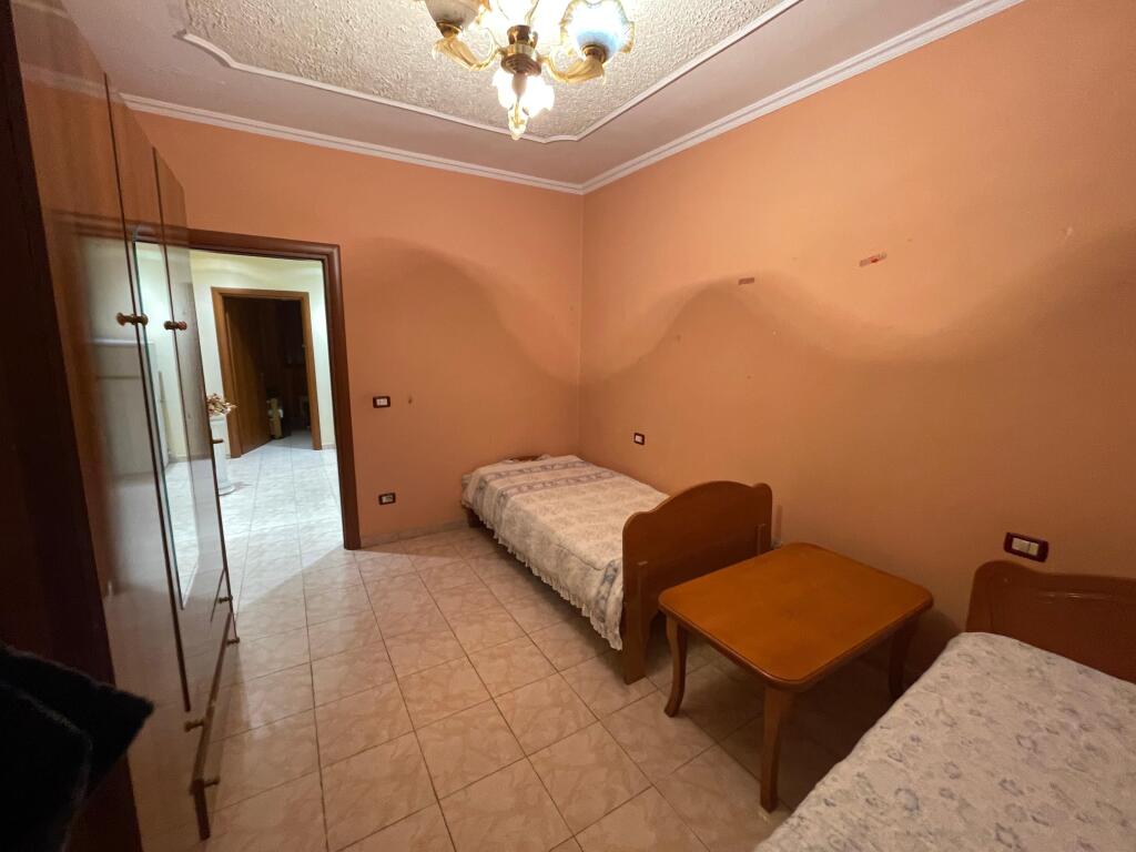 Affittasi appartamento 2+1+locale cucina separata al Bulevardi i Ri