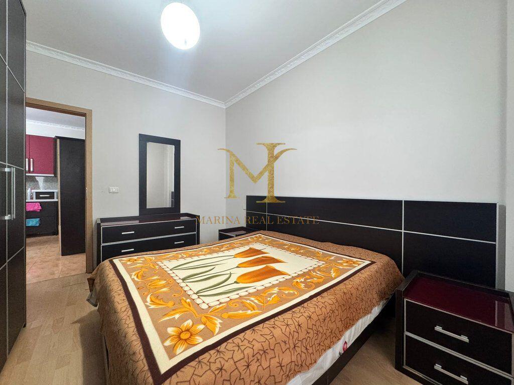 Jepet me qera apartament 1+1 ne Plazh Iiria,Durres.