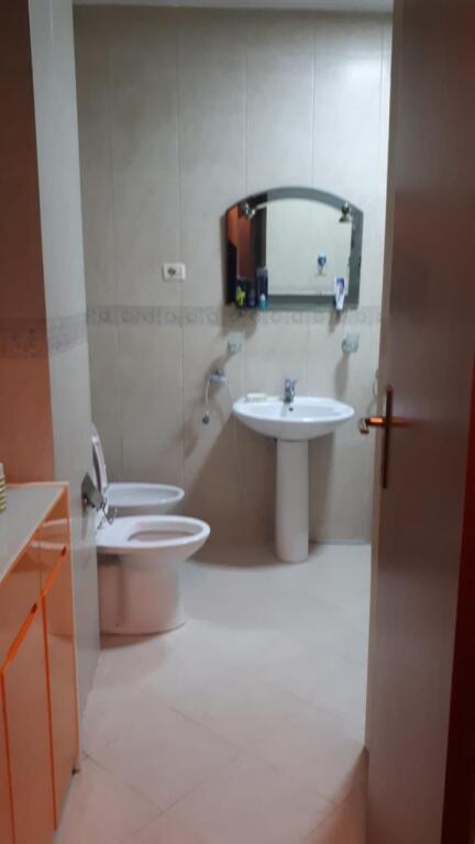 Apartament 1+1 me qera tek Sheshi Wilson