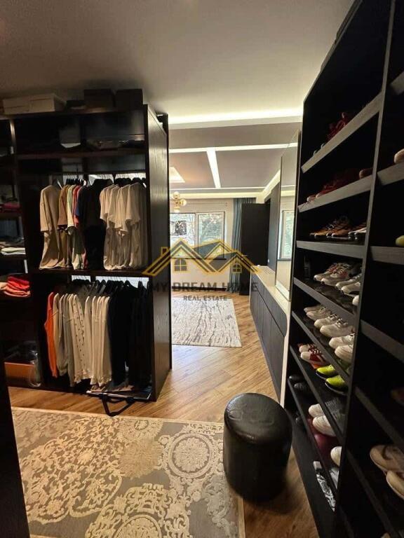 LUXURY APARTAMENT NE SHITJE