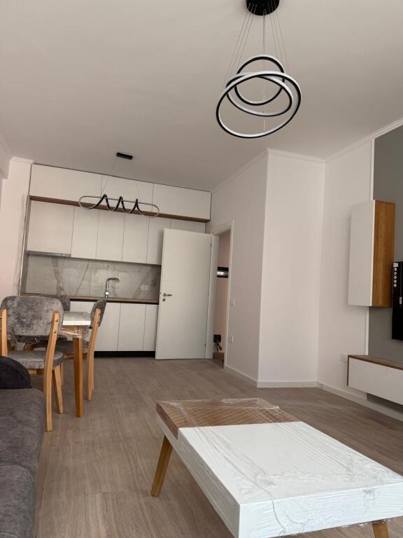 Jepet me qera apartament 1+1 te Urban Gate në Astir!