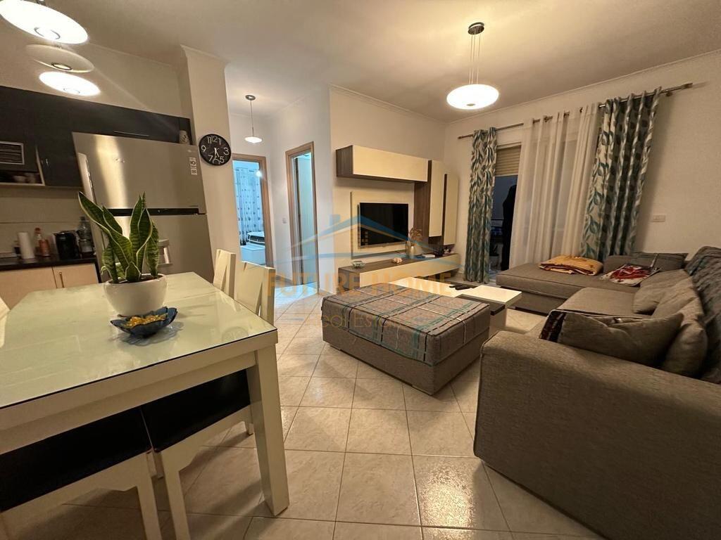 Shitet,Apartament 2+1,Ne Fresk, Tirane