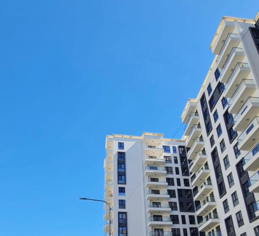 SHITET APARTAMENT 2+1, ISH FUSHA E AVIACIONIT