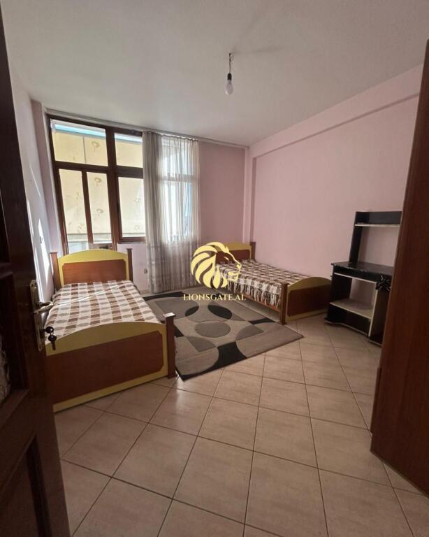 🏢 APARTAMENT ME QIRA – PRANË QSUT