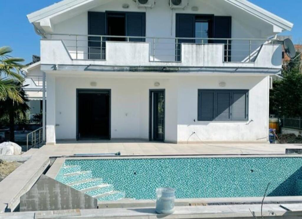 Shitet Vile tek Mali i Robit