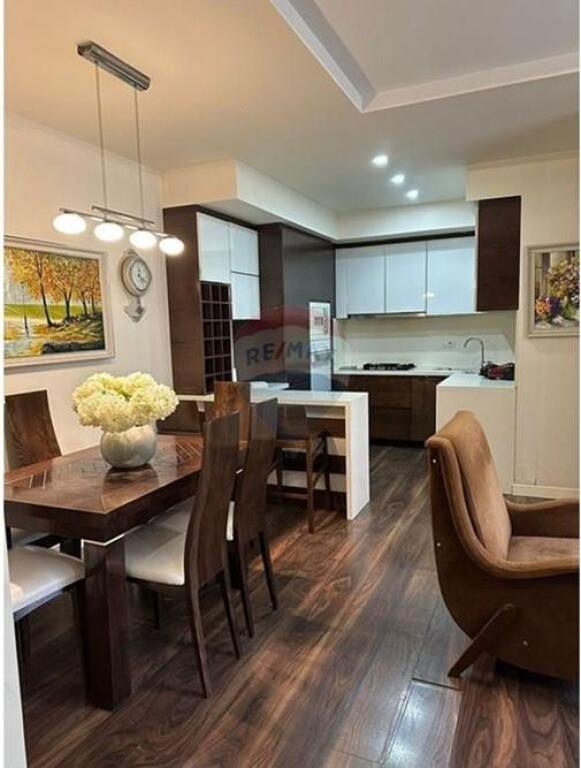 Apartament me Qira – Kompleksi Kontakt, 21 Dhjetori, Tiranë