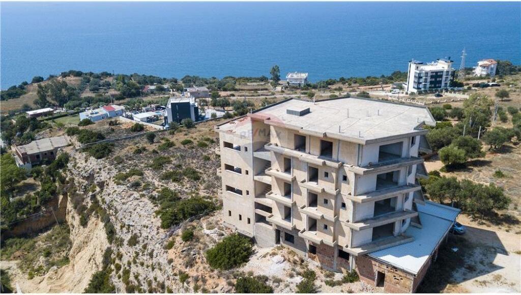 HOTEL NË SHITJE, RADHIMË, VLORË