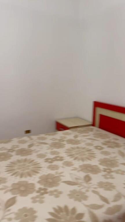 Jepet me qera apartament 1+1 Kopshti Zologjik!