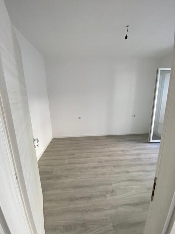 Shitet apartament 1+1 Rruga Dritan Hoxha, Laprakë ,Kompleksi Aura!