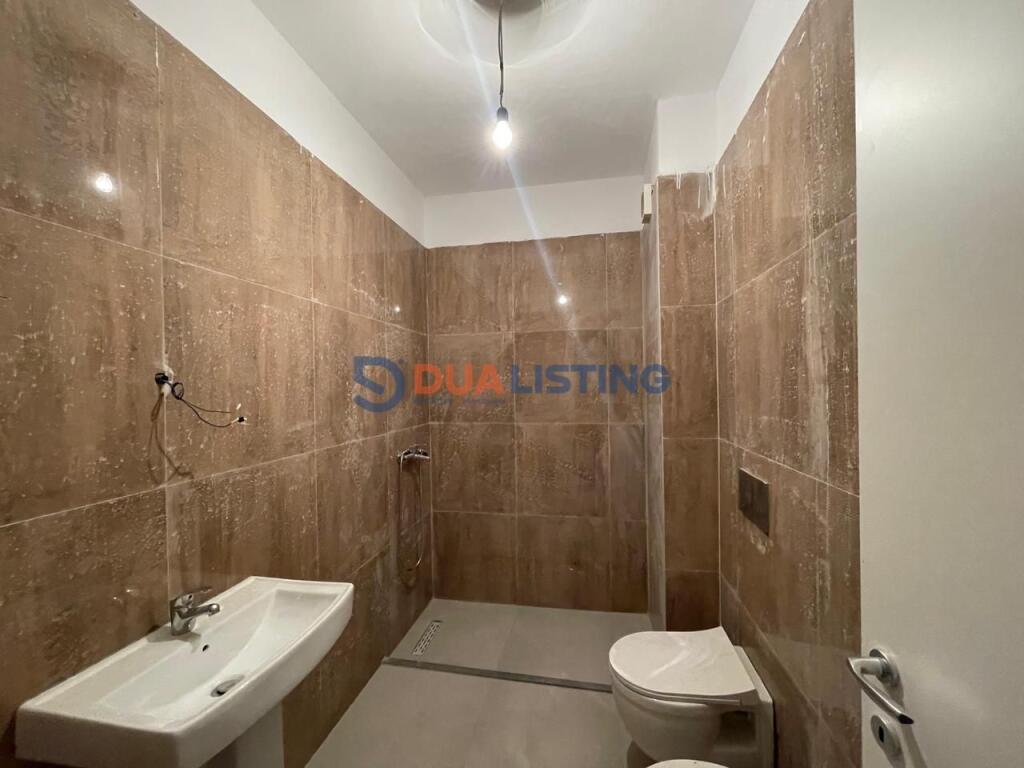 Office space for rent at Pazari i Ri