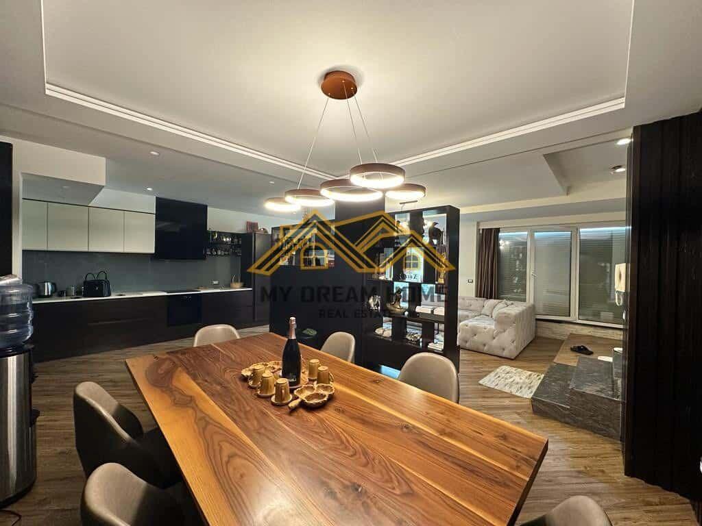 LUXURY APARTAMENT NE SHITJE