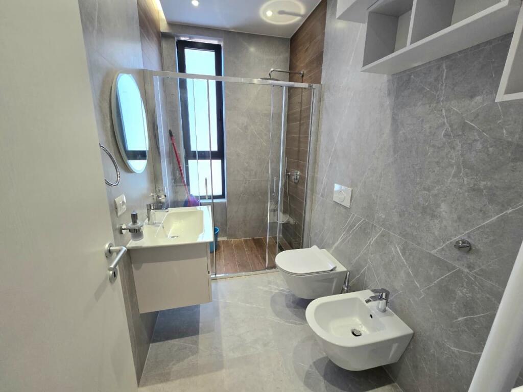 *Apartament 2+1+2+Parking Me Qira | Bulevardi i Ri*