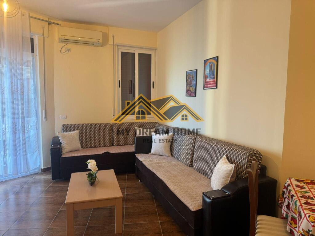 AFFITTASI APPARTAMENTO PRESSO IL PALAZZO KAMELIA