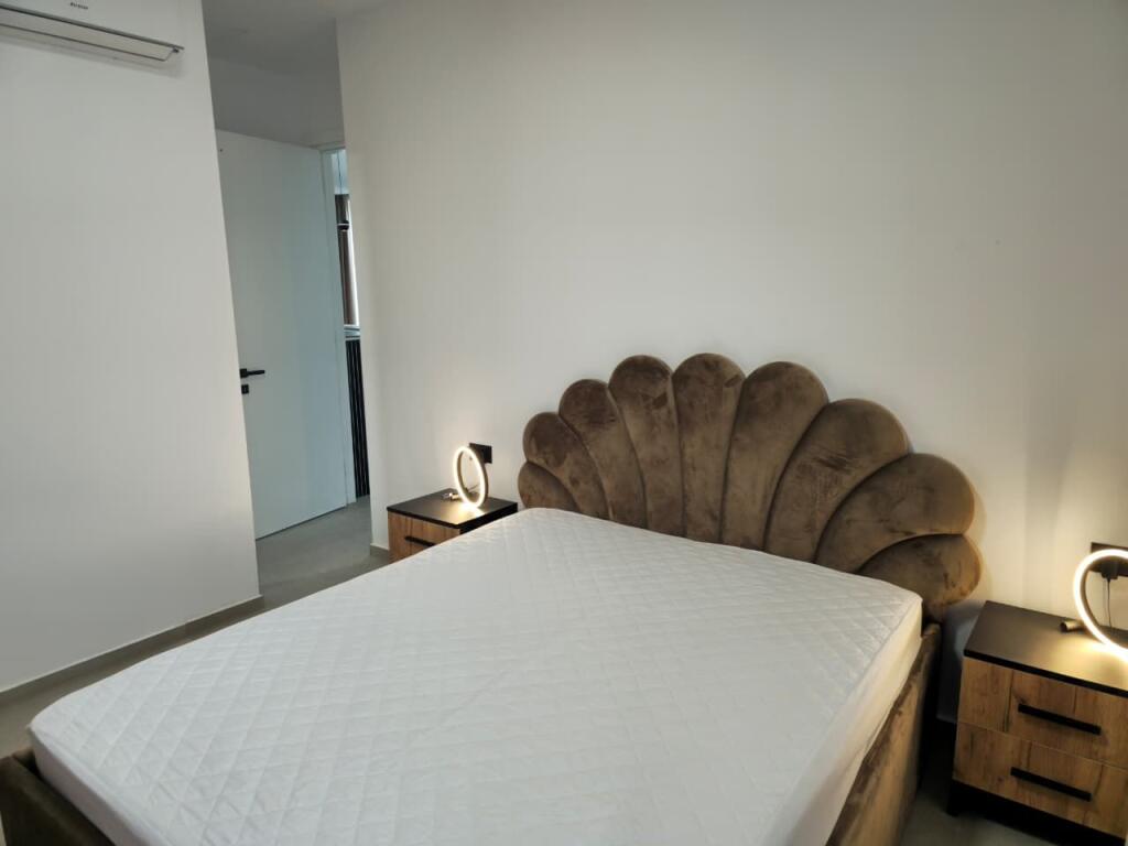 🏡 Jepet me Qira – Apartament 2+1, Liqeni i Thatë, Forest Green