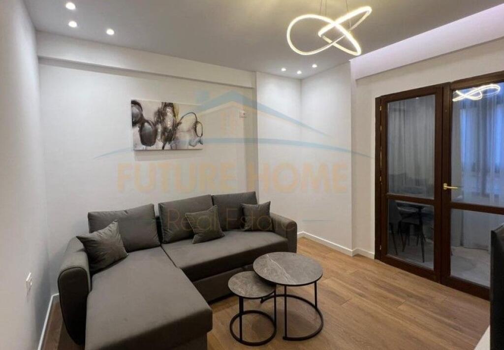 Shitet, Apartament 1+1, Komuna e Parisit, Tirane