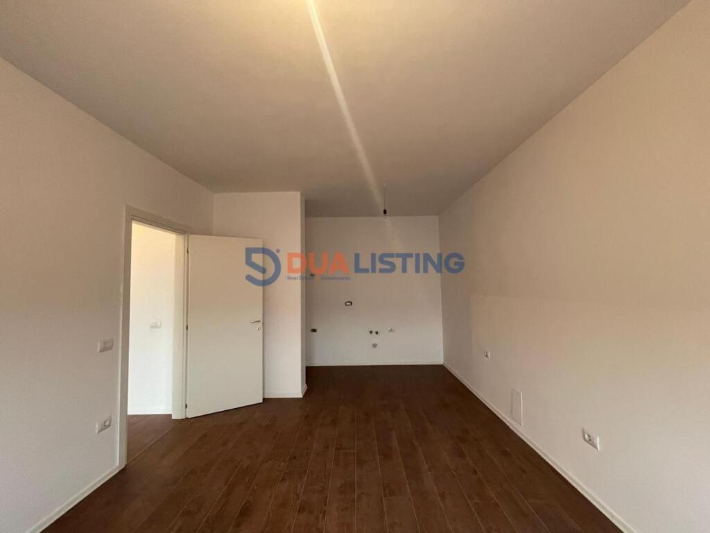 Office space for rent at Pazari i Ri