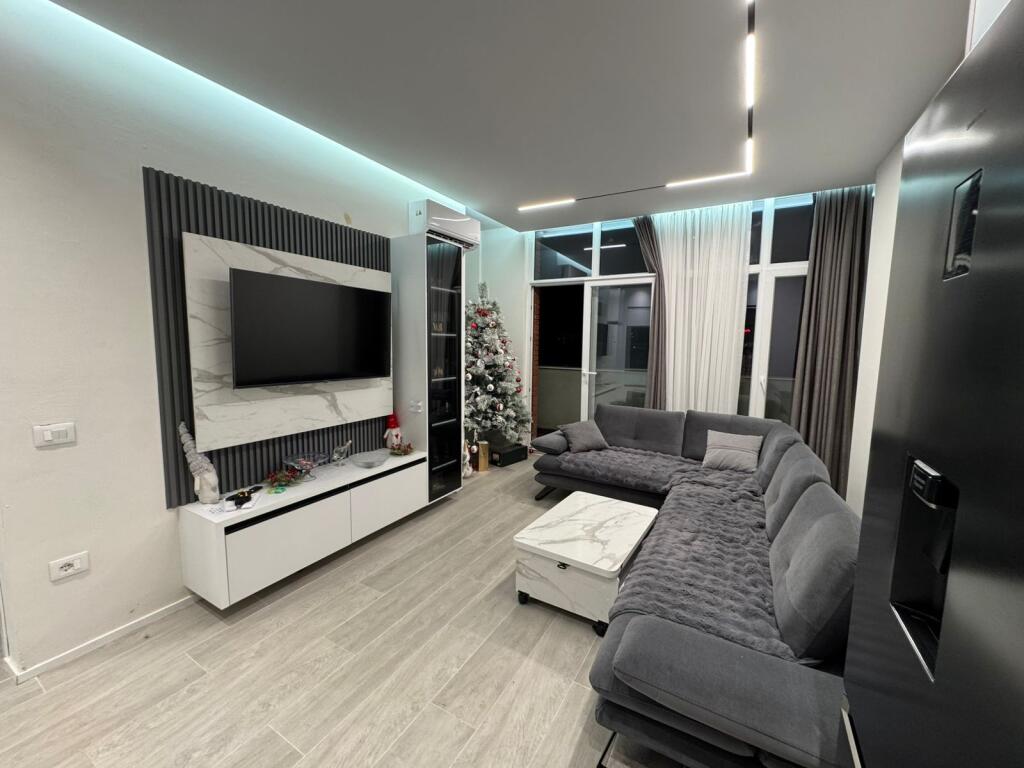 SHITET APARTAMENT 2+1 TEK GOLDEN PARK 3 TIRANE , prane Spitalit Amerikan 3