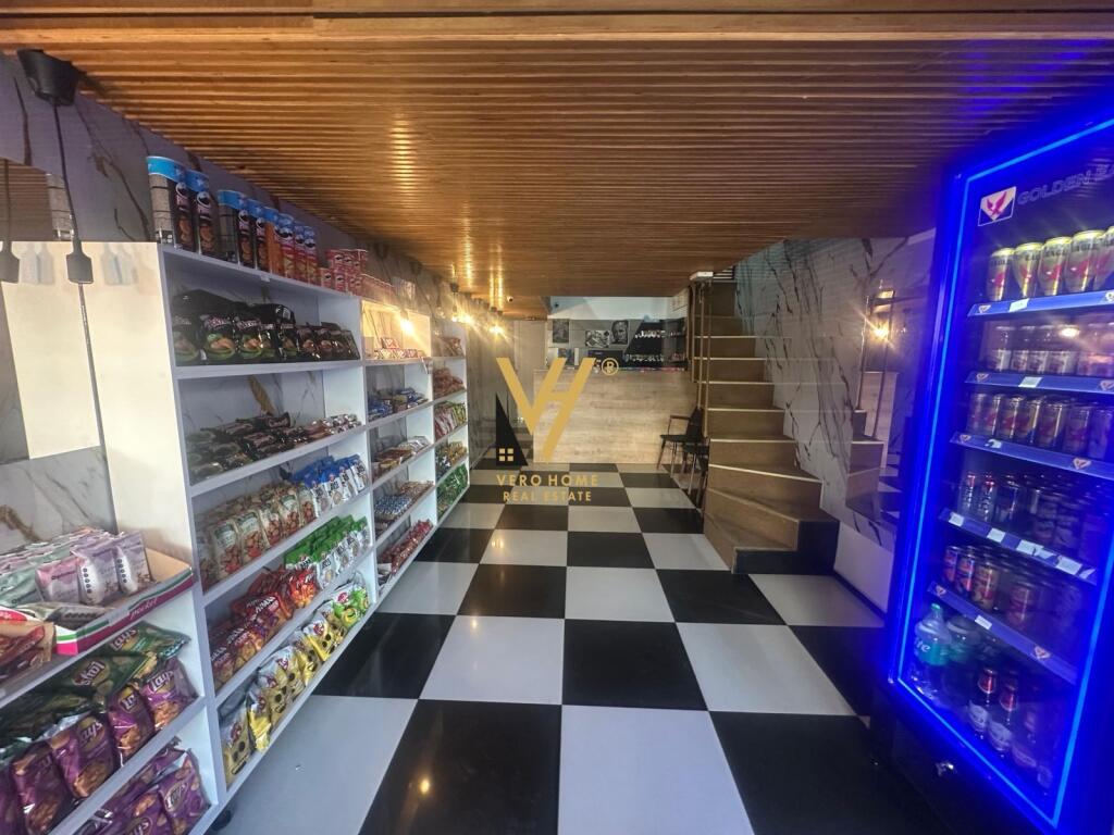 BUSINESS PREMISES 60 M2 FOR RENT IN ASTIR 60,000 LEKE