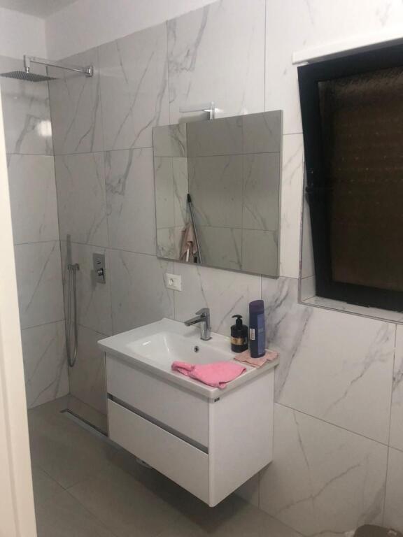 🏡 Shitet Apartament 3+1+2 pranë Vilës Gold – Ndërtim i Ri
