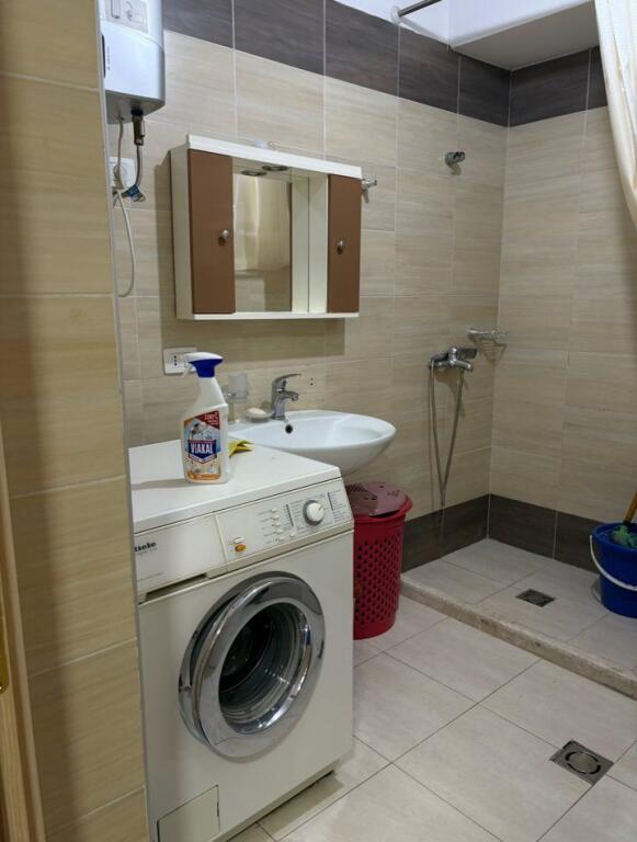 APARTAMENT ME QERA 1+1 QYTET STUDENTI 52.000 LEKE