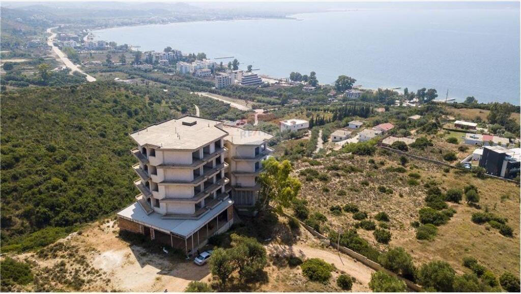 HOTEL NË SHITJE, RADHIMË, VLORË