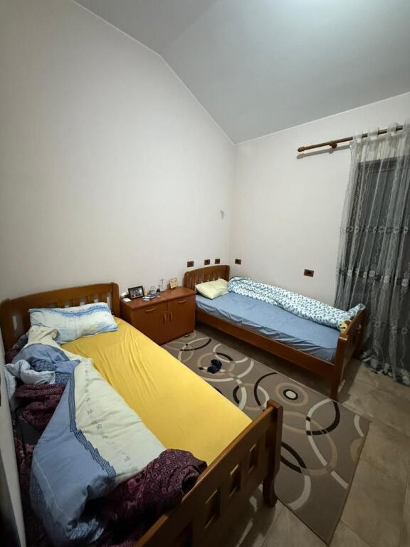 Shitet vile 3 kateshe me cati (me 2 hyrje)