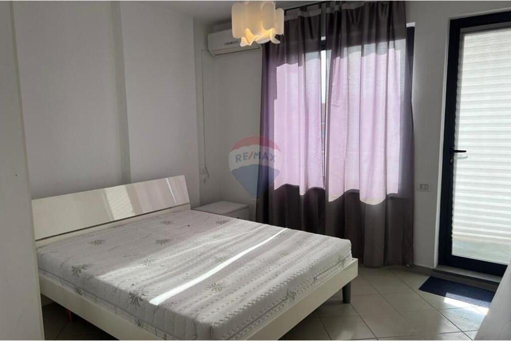 Jepet Apartament me Qira 2+1+2 te Brryli