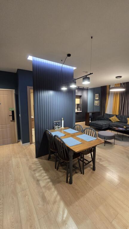 APARTAMENT ME QERA 2+1 QENDER PRANE TAIWAN 1.600 EURO