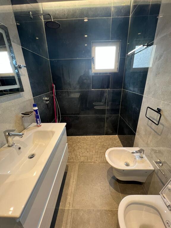 🏡 SHTËPI ME QIRA – ISH FUSHA E AVIACIONIT  TIRANE